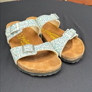 Birkenstock Papillio Floral Blue and White Double Strap Sandals Women’s size 7.5